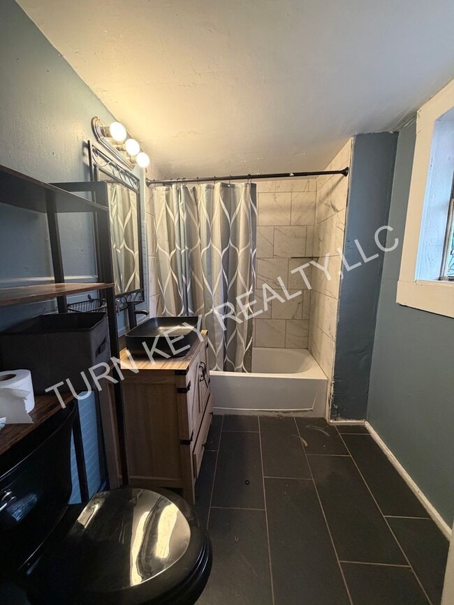 Building Photo - Home for Rent in Roebuck