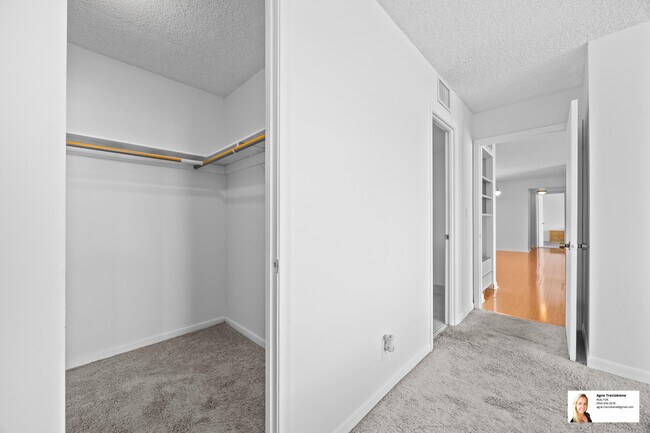 Building Photo - 137 Golden Isles Dr