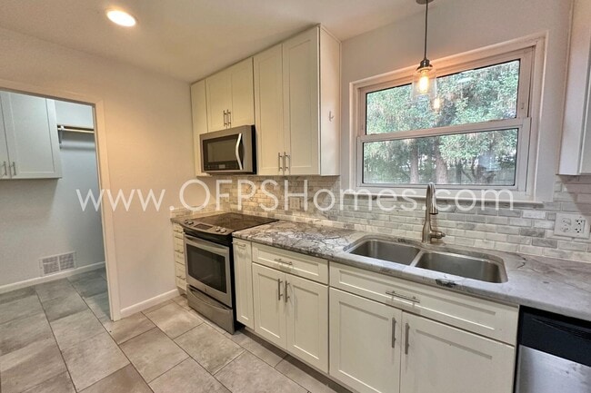 Building Photo - 309 Pontevedra Ln