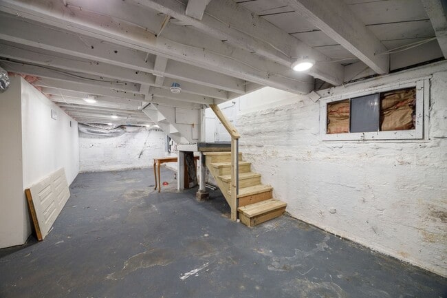 Building Photo - Spacious Corner-Lot Home on Carolina Ave