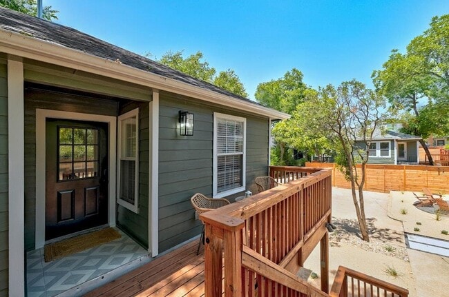 Building Photo - 2109 Brackenridge St