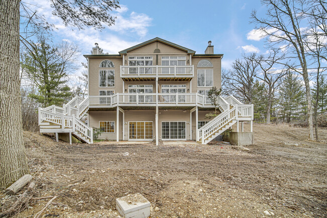 Building Photo - 1421 Oak Creek Cir