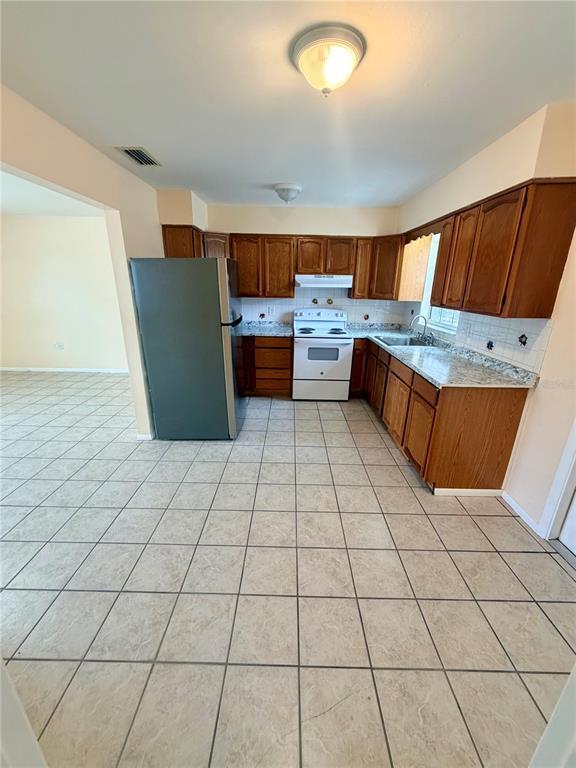 Building Photo - 506 Holt Cir