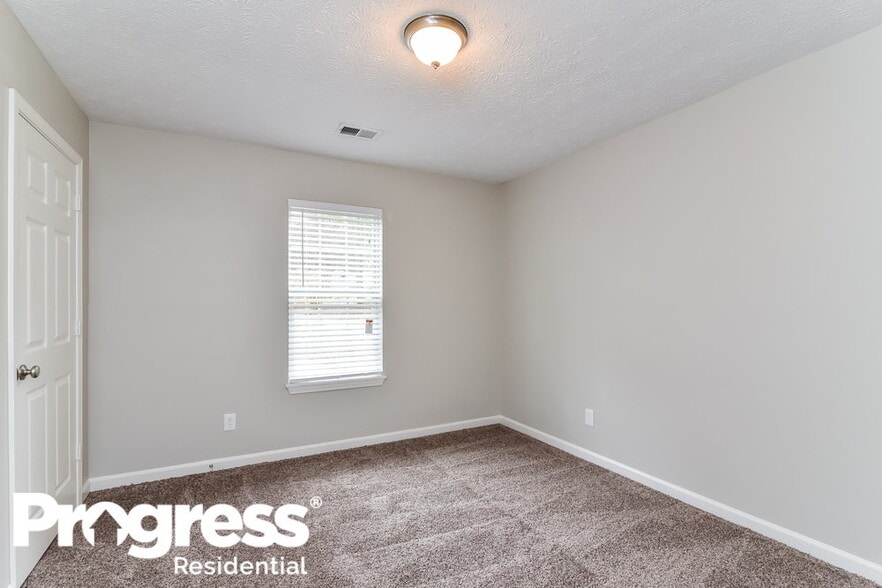 Building Photo - 300 Mephisto Cir