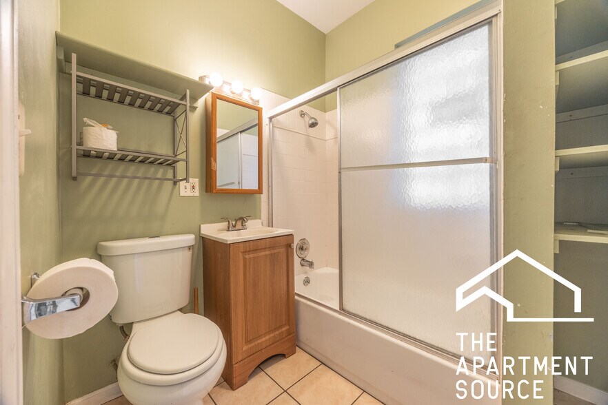 Building Photo - 1631 N Mozart St