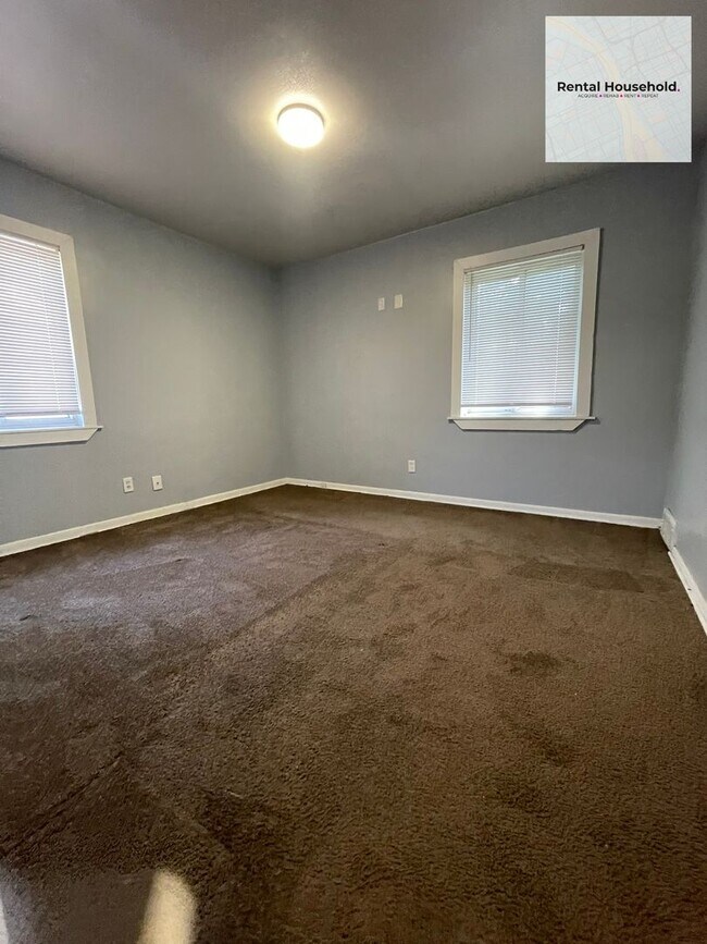 Building Photo - Stunning & Spacious 3-Bedroom Home in Warren!