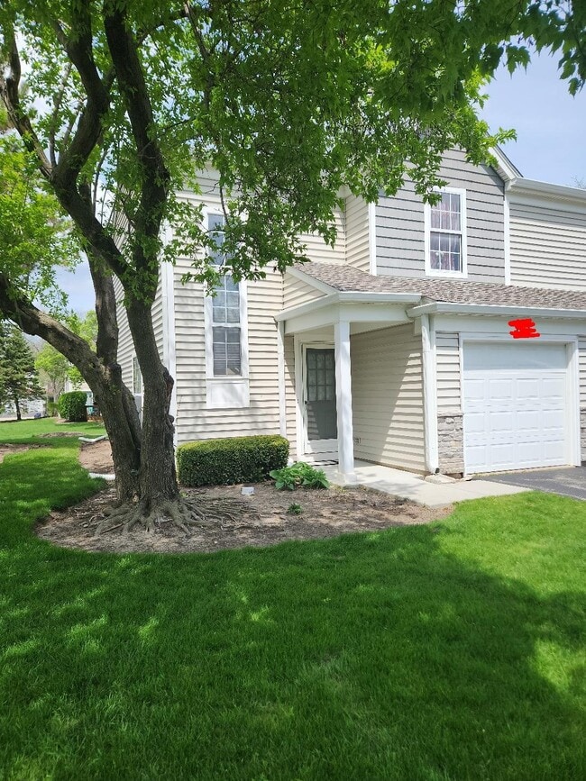 Building Photo - 1712 College Green Dr