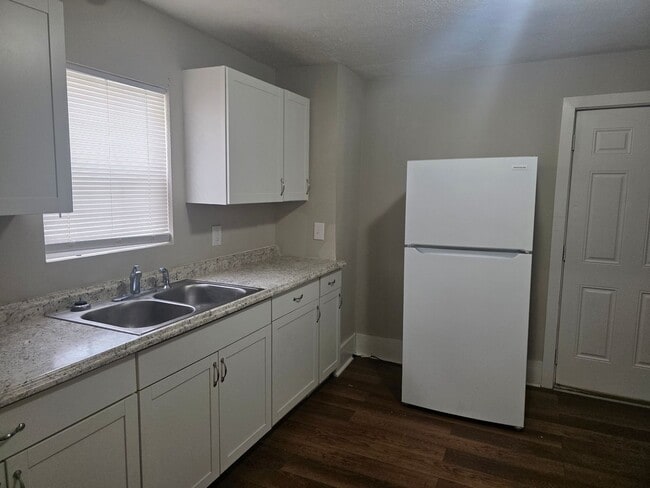 Building Photo - Recently Remodeled 2-Bedroom, 2-Bathroom Home – $1,100/Month - Accepting Section 8