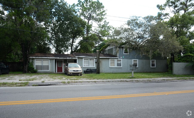 Primary Photo - 12703 N 15th St