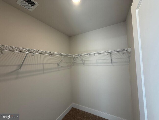 Building Photo - 1670 Lake Placid Dr