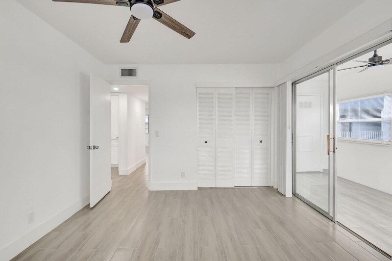 Building Photo - 126 Burgundy B