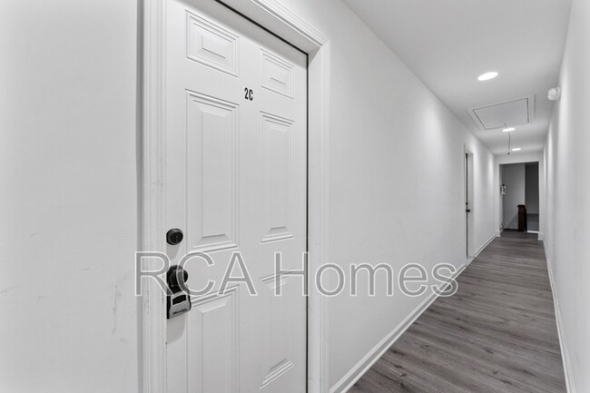 Building Photo - 1306 Woodlawn Ave