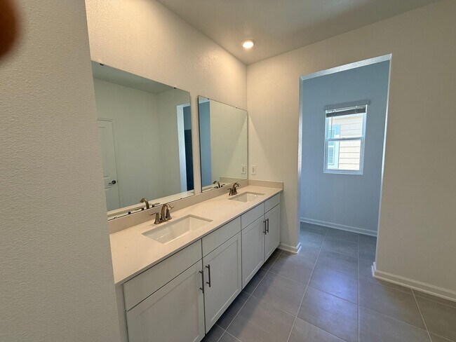 Building Photo - 3267 Zuni Rd