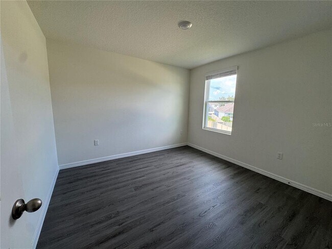 Building Photo - 36033 Sunflower Hl Dr