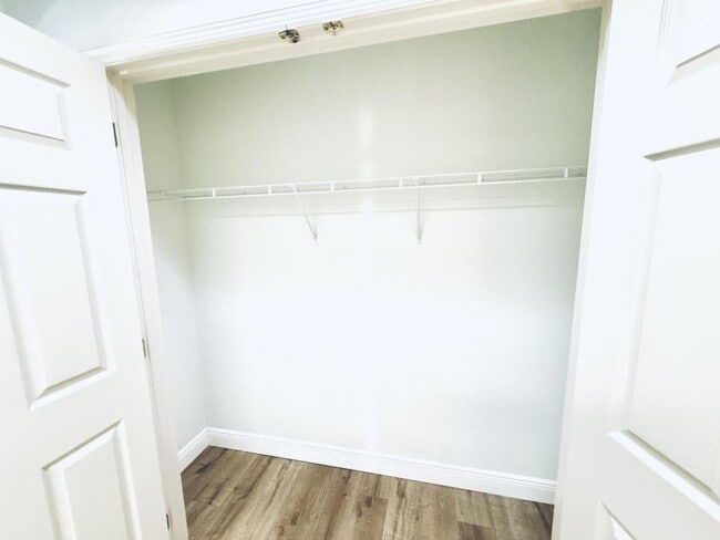 Building Photo - 2983 Ashland Ln S