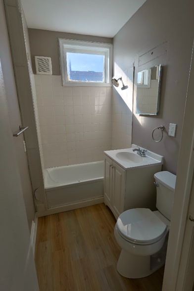 Building Photo - 1748 W Genesee St