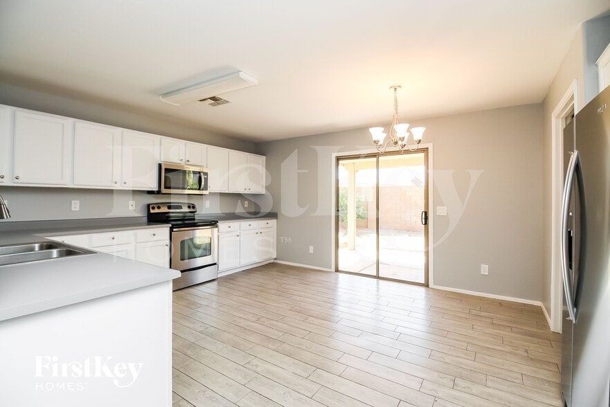 Building Photo - 40608 N High Meadows Dr