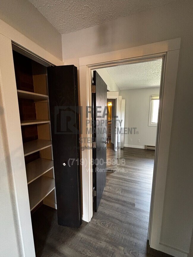Building Photo - 2107 Chatalet Ln