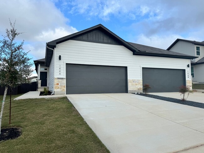 Primary Photo - Fantastic New Construction Duplex in Buda