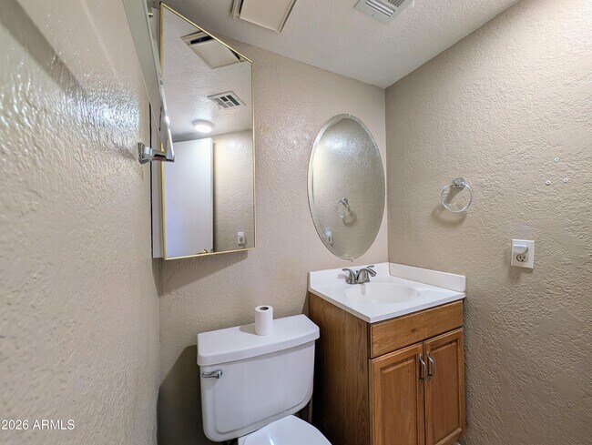 Building Photo - 9228 N 7th Ave