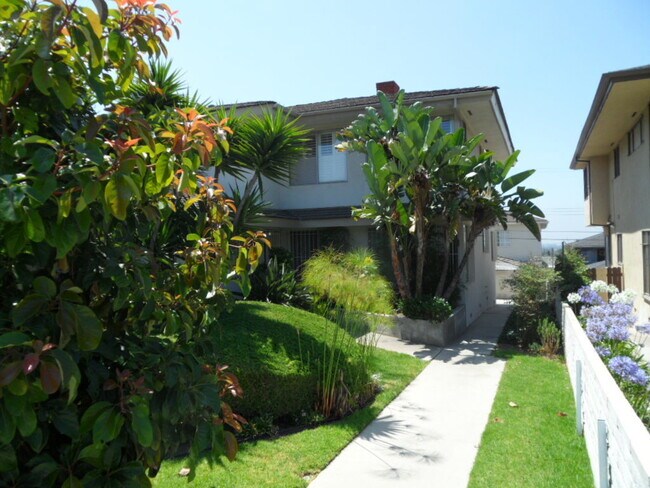 Building Photo - 5008 W 58th Pl