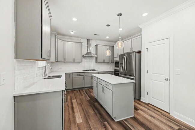 Building Photo - Modern 4BR Home in Raleigh | Great Location