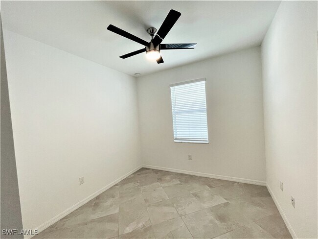 Building Photo - 2611 Scarlet Wy