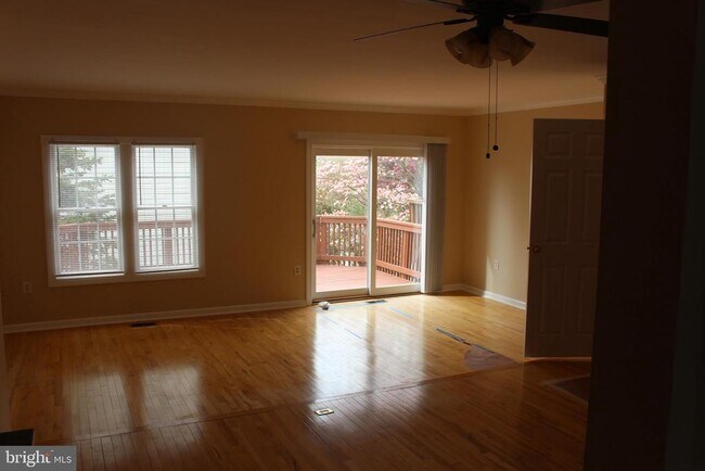 Building Photo - 611 Suffield Dr