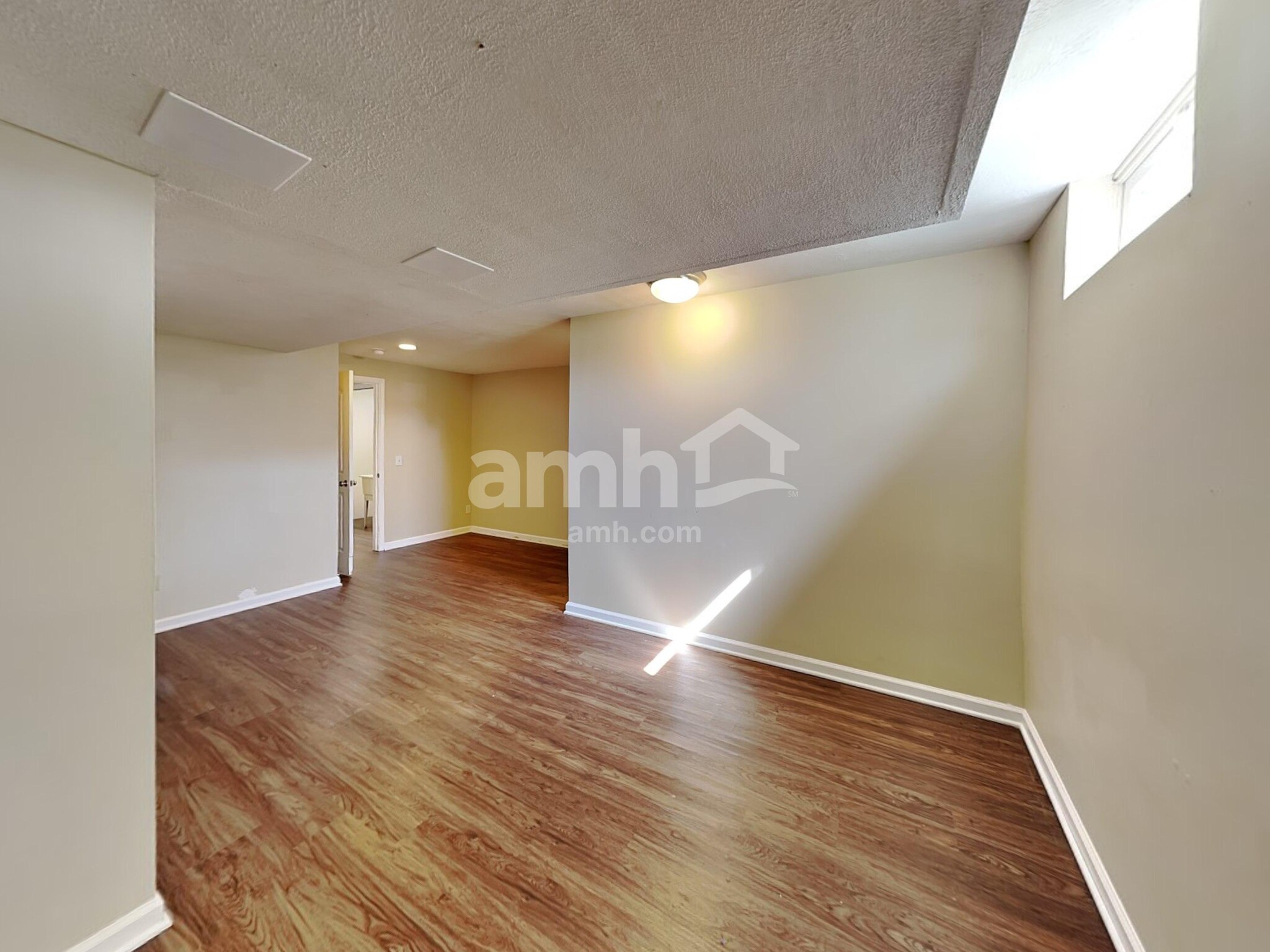 Building Photo - 219 Hayfield Dr