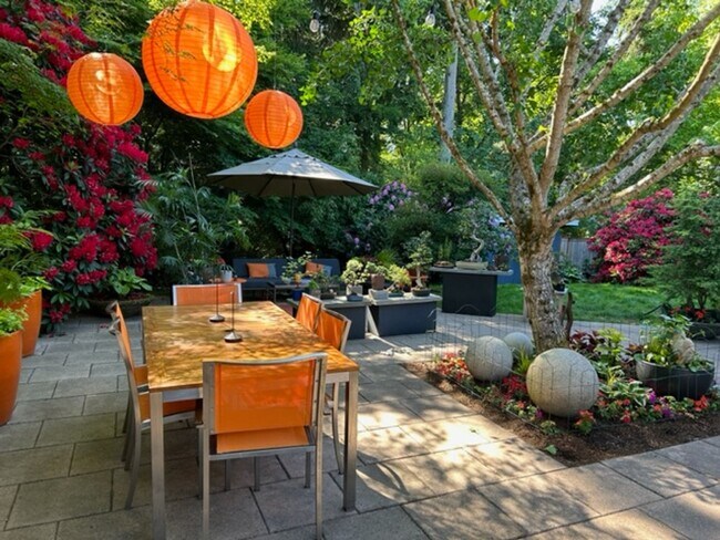 Building Photo - 4Bd/1.75Ba Seattle House