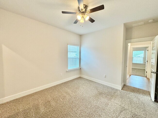 Building Photo - 1234 Fenwick Ct