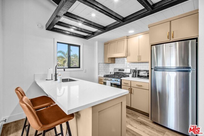 Building Photo - 1083 Montauk Ln