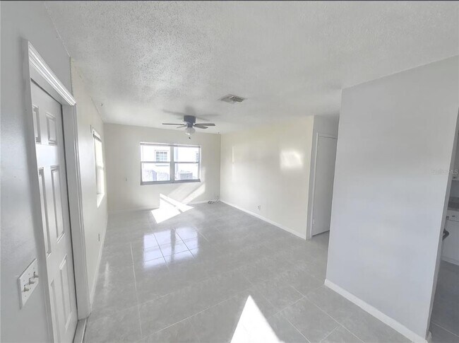 Building Photo - 2418 Wishing Well Cir