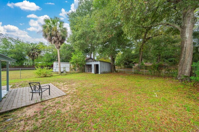 Building Photo - 346 Crescent Dr