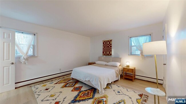 Building Photo - 121 3rd St