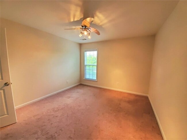 Building Photo - 2087 Deptford Dr