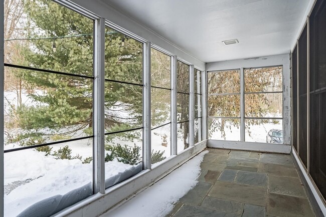 Building Photo - 168 Mendham Rd