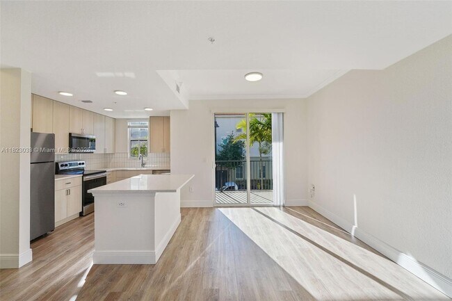Primary Photo - 10170 SW 7th St