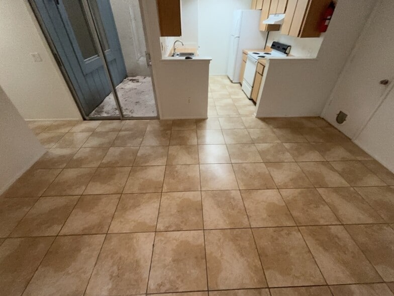 Building Photo - 2468 Atrium Cir