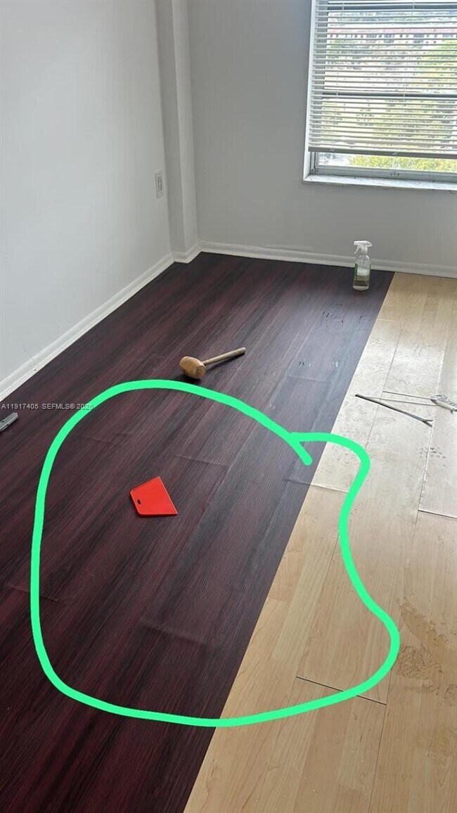 Building Photo - 4174 Inverrary Dr