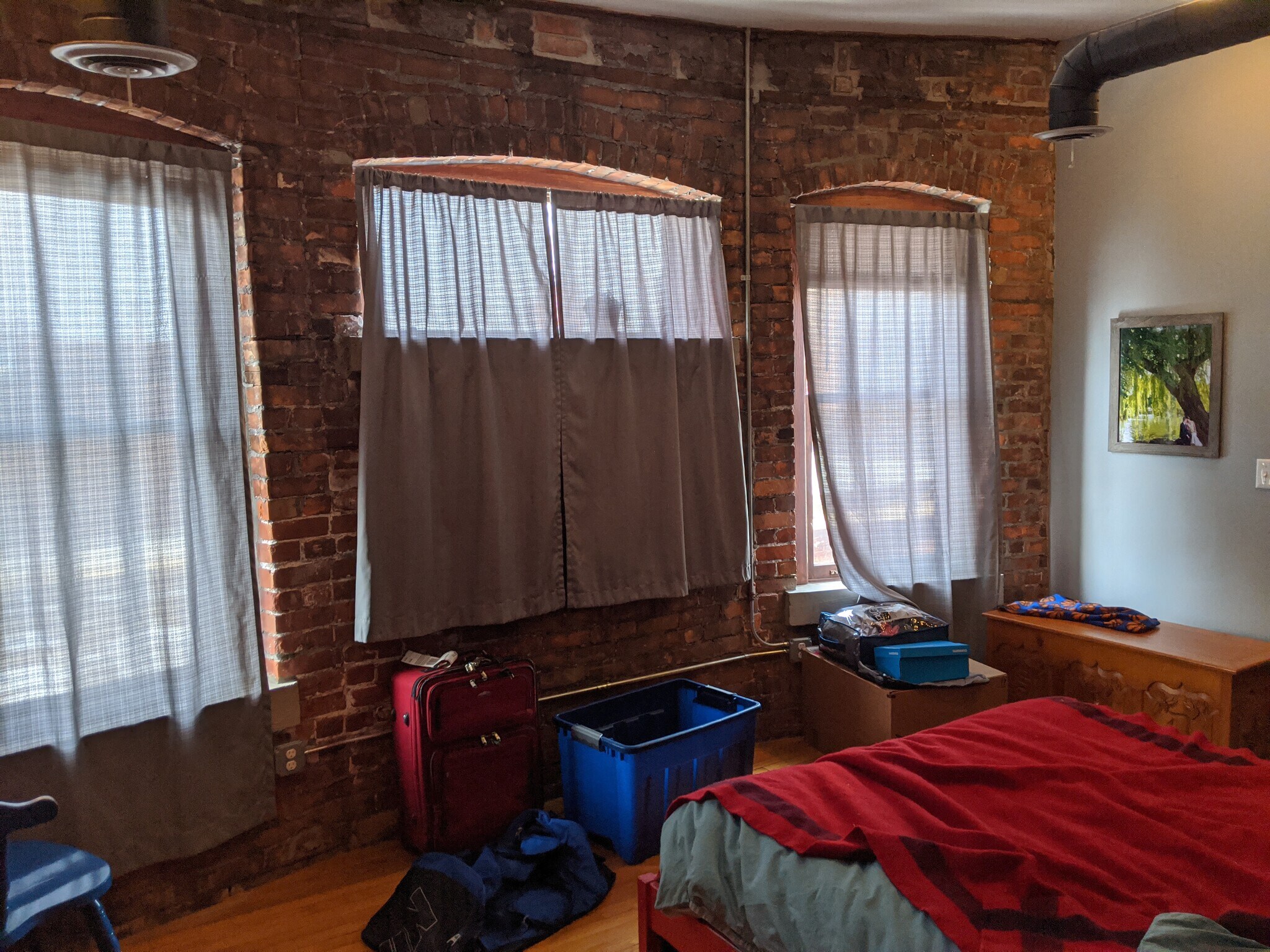 Master Bedroom - 3933 Trumbull St