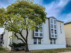 Building Photo - 1003 W. Stoughton