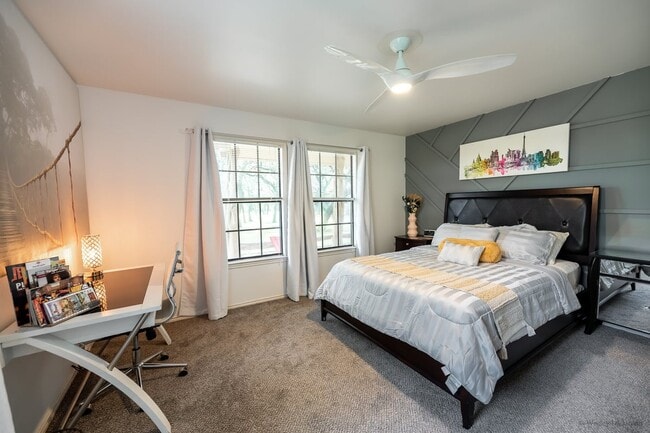 Building Photo - 28160 Windwood Dr E