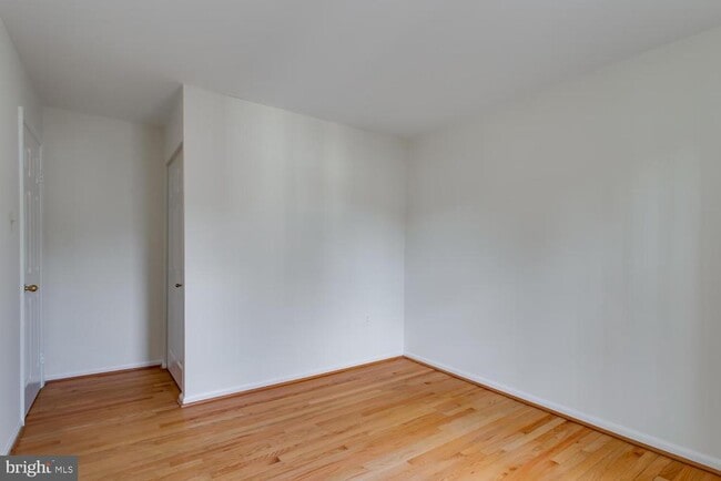 Building Photo - 4428 Holly Ave