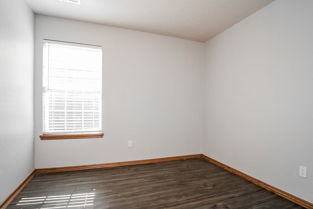 Building Photo - 816 Eric Cir