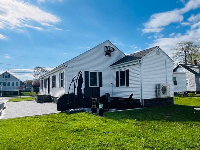 Building Photo - 116 Chalker Beach Rd