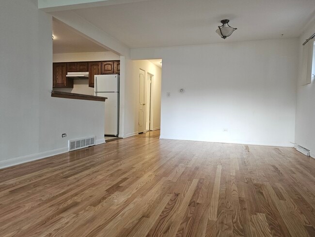 Building Photo - 8823 Mango Ave