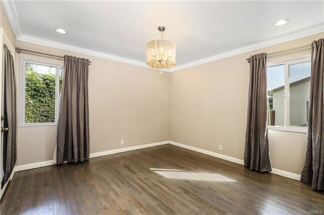 Building Photo - 5650 Heleo Ave