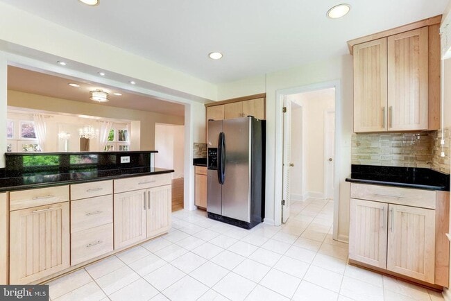 Building Photo - 8509 Jeffersonian Ct
