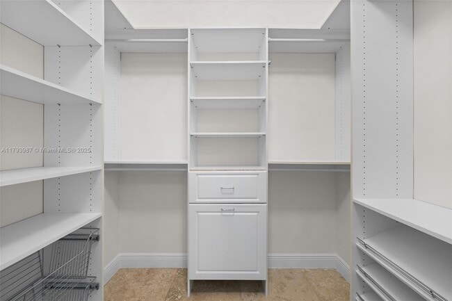 Building Photo - 9400 SW 93rd Ct